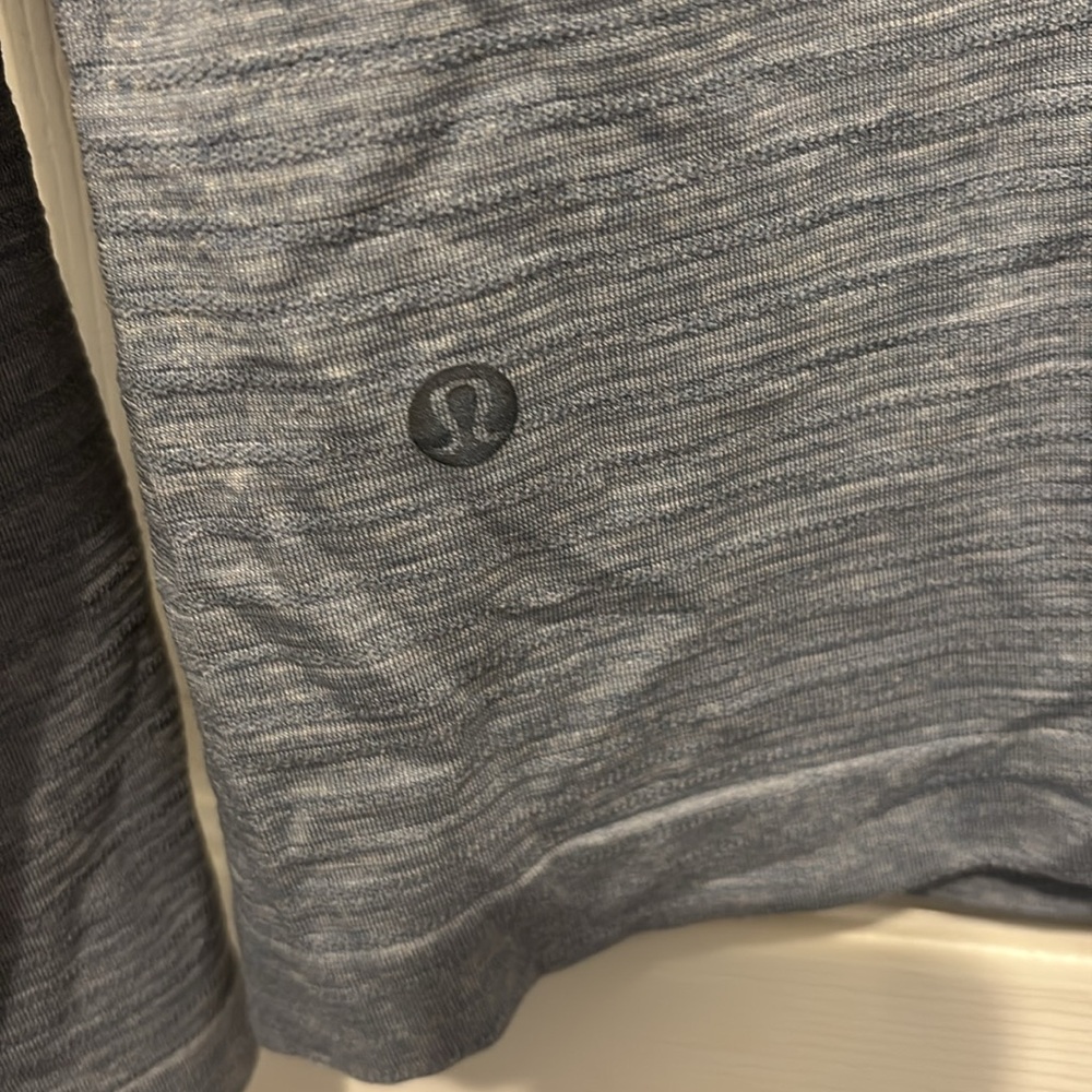 Lululemon men’s 1/4 zip - Picture 4 of 6